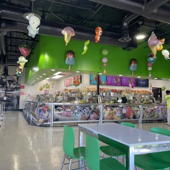 La Michoacana Premium - Seating area - Ice Cream & Frozen Yogurt Near Me - Glendale, Arizona La Michoacana Premium - Seating area - Ice Cream & Frozen Yogurt Near Me - Glendale, Arizona
