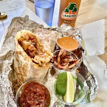 Tight Tacos Kaimuki - Pollo Asada burrito w salsas, onions, limes + Jarritos tamarind soda. i could eat a half w lots of salsa and be satisfied. - Tacos Near Me - Honolulu, Hawaii Tight Tacos Kaimuki - Pollo Asada burrito w salsas, onions, limes + Jarritos tamarind soda. i could eat a half w lots of salsa and be satisfied. - Tacos Near Me - Honolulu, Hawaii