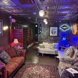 Bar Bubbly - Seating area