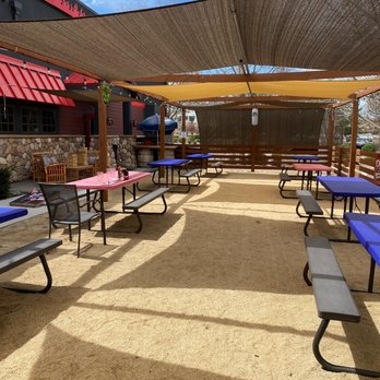 Famous Dave's Bar-B-Que - Outside patio - Barbeque Near Me - Reno, Nevada
