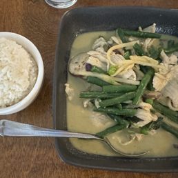 Green Curry (chicken) Green Curry (chicken)