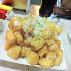 Bar Trops - Melhores patatas com salsa alho e óleo