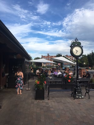 La Pizzaiolle (Ville Mont-Royal) by null