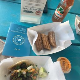 Asada taco, Jarrito and churros! Asada taco, Jarrito and churros!