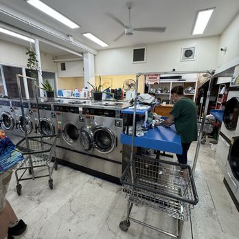 Ena Laundry - Smaller washing machines and blue counters to fold clothes - convenient laundry basket carts! - Laundry Services Near Me - Honolulu, Hawaii Ena Laundry - Smaller washing machines and blue counters to fold clothes - convenient laundry basket carts! - Laundry Services Near Me - Honolulu, Hawaii