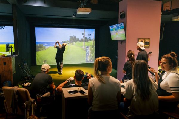 Five Iron Golf by null