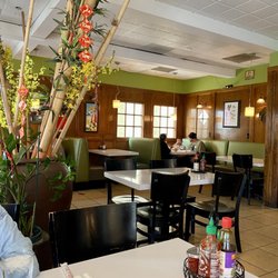 Basil and Mint Vietnamese Cafe and Bar - Some booths.