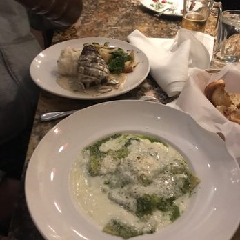 Sergio Caffe - Spinach ravioli with Alfredo pesto blend - Italian Near Me - Grass Valley, California Sergio Caffe - Spinach ravioli with Alfredo pesto blend - Italian Near Me - Grass Valley, California
