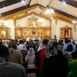Our Lady of Victories Church - Gets fuller and fuller as the Mass goes on
