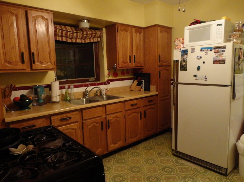 Original 1940s kitchen before renovation