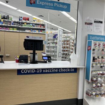 Walgreens - Walgreens's Express Pickup concept was Great for headquarters. I wonder what Hours that line is. - Drugstores Near Me - Dickinson, Texas Walgreens - Walgreens's Express Pickup concept was Great for headquarters. I wonder what Hours that line is. - Drugstores Near Me - Dickinson, Texas
