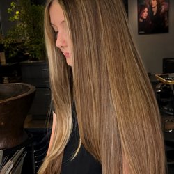 Distinctive Salon
