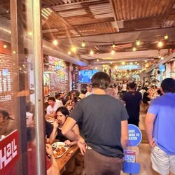 CocoVail Beer Hall Barcelona - Ambiance
