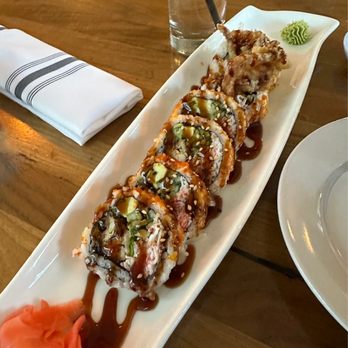 Niu B - Sushi Spider roll, includes crab, best part of entire experience and it was just Ok - Sushi Bars Near Me - Chicago, Illinois Niu B - Sushi Spider roll, includes crab, best part of entire experience and it was just Ok - Sushi Bars Near Me - Chicago, Illinois