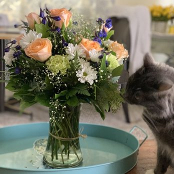 Iris Flower Shop - Gorgeous Bouquet - Florists Near Me - San Diego, California Iris Flower Shop - Gorgeous Bouquet - Florists Near Me - San Diego, California
