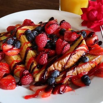 Garden Berry Cafe - Berry French Toast - New American Near Me - Hinsdale, Illinois Garden Berry Cafe - Berry French Toast - New American Near Me - Hinsdale, Illinois