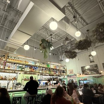 Dok Khao - Dinning room area - Thai Near Me - Woodbridge, Virginia