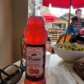 Moulin - Blood orange tangerine - Cafes Near Me - Laguna Beach, California Moulin - Blood orange tangerine - Cafes Near Me - Laguna Beach, California