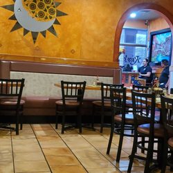 Rico's Mexican Restaurant - Restaurant seating