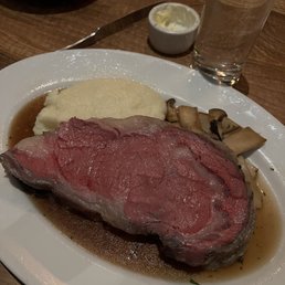 King's cut prime rib with mushrooms and mashed potatoes King's cut prime rib with mushrooms and mashed potatoes