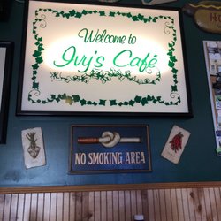 Ivy's Cafe - Nice grill in a strip shopping center behind a shell station.