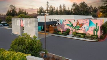 Hotel Paradox, Autograph Collection by null