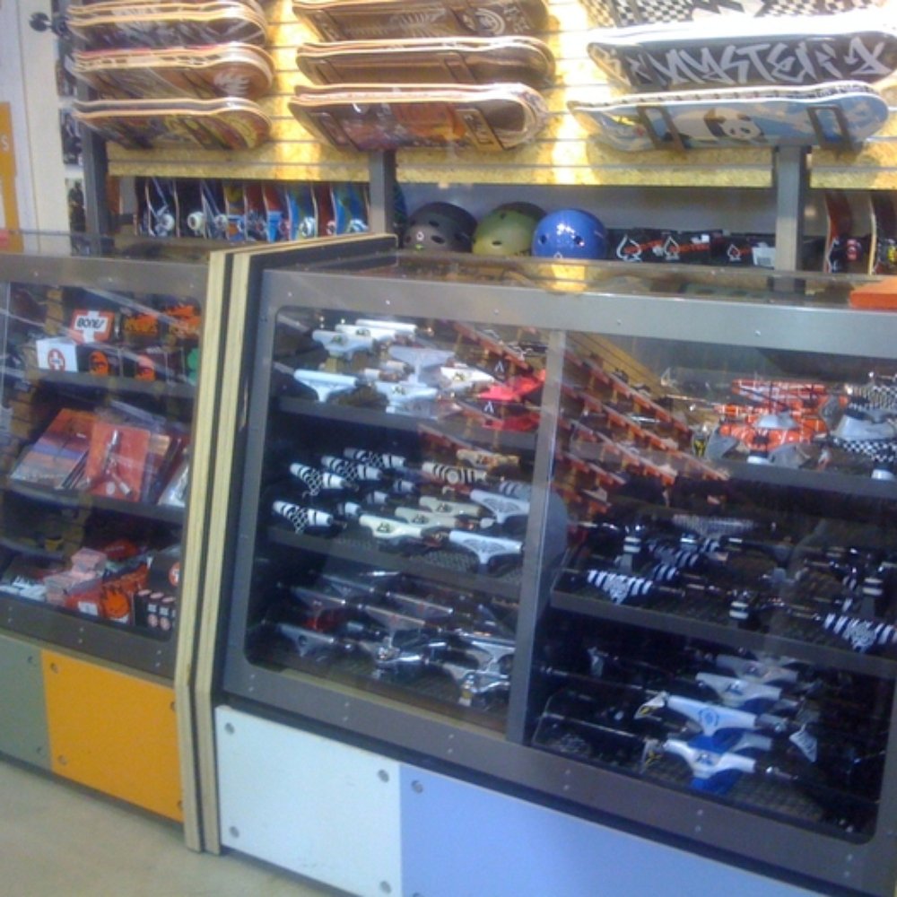 Vans - Shoe Stores Near Me - Hermosa Beach, California Vans - Shoe Stores Near Me - Hermosa Beach, California