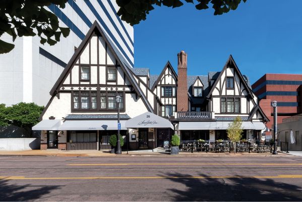 Seven Gables Inn, St. Louis West, a Tribute Portfolio Hotel by null