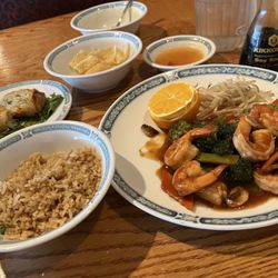 Shan Dong Chinese Restaurant - Mmm Hunan Shrimp, no heat, fried rice, egg roll.