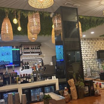 Zoya - Bar area - Mediterranean Near Me - San Diego, California