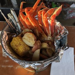 Kelly's Riverside Saloon - Snow Crab legs