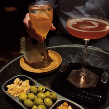 American Bar - I wish I remembered the names of these delicious drinks! The pink one had gin and grapefruit. Likely the best drink I have ever had. - Cocktail Bars Near Me - London, XGL American Bar - I wish I remembered the names of these delicious drinks! The pink one had gin and grapefruit. Likely the best drink I have ever had. - Cocktail Bars Near Me - London, XGL