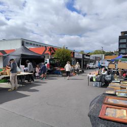 Browns Bay Market