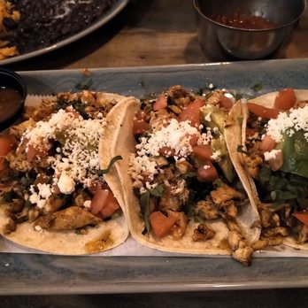 Plaza Azteca - Tacos de pollo (grilled chicken tacos on corn tortillas) (fell apart!) - Mexican Near Me - Norfolk, Virginia