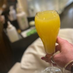 Avanti Day Resort - Mimosa while having a pedi!