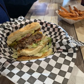 Round Top Burgers And Pizza - Pizza Near Me - Guymon, Oklahoma