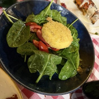 Il Malandrino - Spinach salad - Seafood Near Me - Orvieto, TR Il Malandrino - Spinach salad - Seafood Near Me - Orvieto, TR