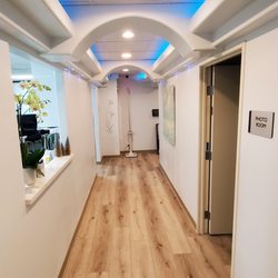SkinRenuit Medspa - Entry hallway