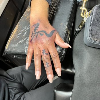Old English Tattoo Studio - "P" is an amateur artist whose Instagram pics don't match his real-life skills. Deceitful and Scammer. - Tattoo Near Me - Chatsworth, California Old English Tattoo Studio - "P" is an amateur artist whose Instagram pics don't match his real-life skills. Deceitful and Scammer. - Tattoo Near Me - Chatsworth, California
