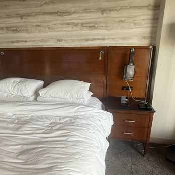 Marriott Albuquerque - Hotels Near Me - Albuquerque, New Mexico