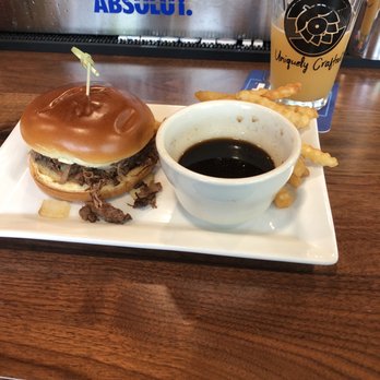 Miamiville Trailyard - Pot roast sandwich - American Near Me - Miamiville, Ohio Miamiville Trailyard - Pot roast sandwich - American Near Me - Miamiville, Ohio