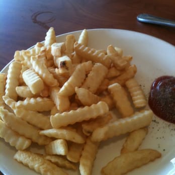 Broken Yolk Cafe - Basic frozen fries with no seasoning and that freezer burn taste - Breakfast & Brunch Near Me - Oceanside, California Broken Yolk Cafe - Basic frozen fries with no seasoning and that freezer burn taste - Breakfast & Brunch Near Me - Oceanside, California