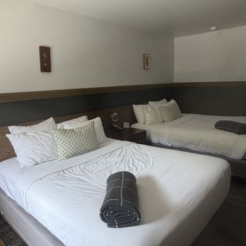 The Ozarker Lodge - Hotels Near Me - Branson, Missouri The Ozarker Lodge - Hotels Near Me - Branson, Missouri