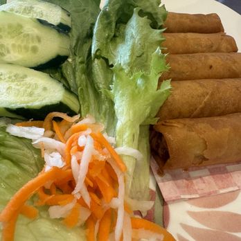 Pasadena Noodle & Grill - E. 5 Egg Roll with Lettuce - Vietnamese Near Me - Pasadena, California Pasadena Noodle & Grill - E. 5 Egg Roll with Lettuce - Vietnamese Near Me - Pasadena, California