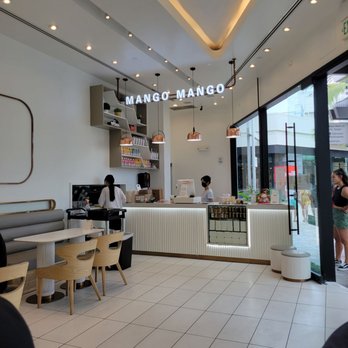 Mango Mango Dessert - Interior - Juice Bars & Smoothies Near Me - Honolulu, Hawaii