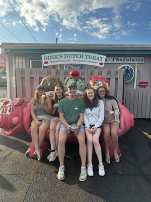 Oink's Dutch Treat by null