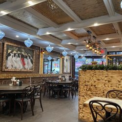 Hola La Pho - Dining area