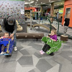 Blue Zoo Aquarium Oklahoma City - Play Area and Rock Climbing Wall