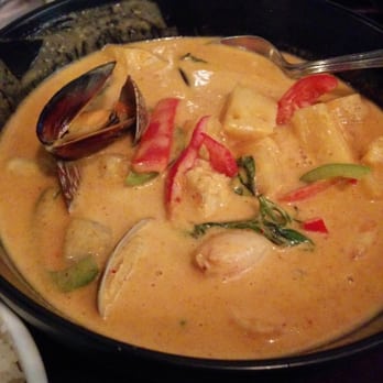 Daisy Mint - Pineapple curry - Thai Near Me - Pasadena, California