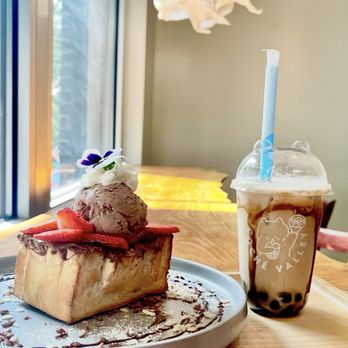 Coche Valley Dessert Cafe - Strawberry Nutella and Brown Sugar Milk Tea - Desserts Near Me - Seattle, Washington Coche Valley Dessert Cafe - Strawberry Nutella and Brown Sugar Milk Tea - Desserts Near Me - Seattle, Washington